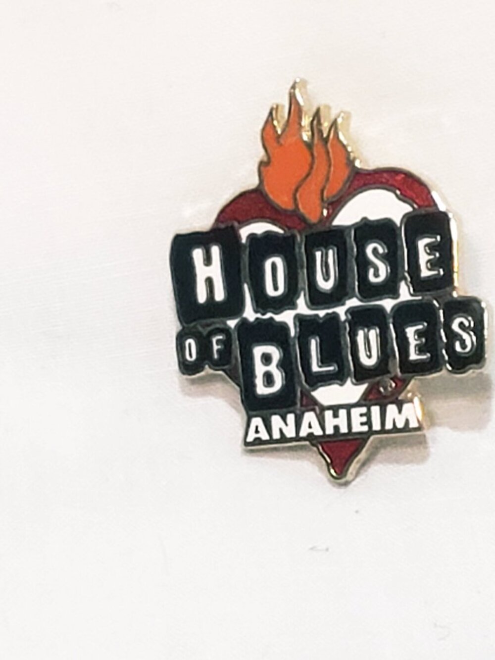House of Blues Anaheim Logo Souvenir Lapel Pin 1" Heart Flames Enamel